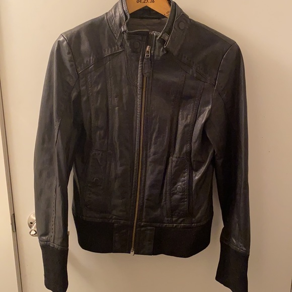 Danier black leather jacket with ribbing - Picture 1 of 7